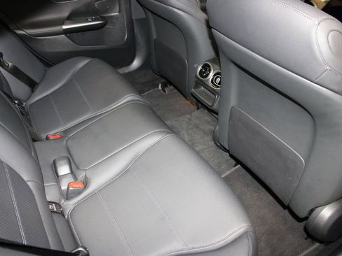 Used 2025 Mercedes-Benz C 300 Sedan image 22