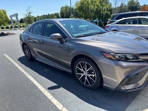 Used 2024 Toyota Camry SE w/ Convenience Package FWD image 9