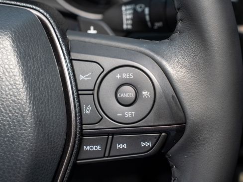 Used 2024 Toyota Camry SE image 31