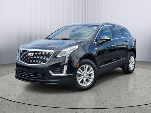 Certified 2025 Cadillac XT5 Luxury w/ LPO, Floor Liner Package AWD/4WD image 1