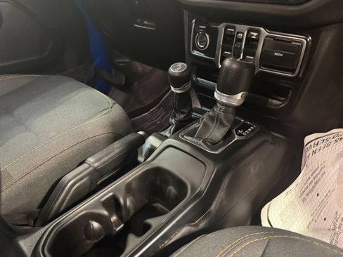 Used 2024 Jeep Wrangler Unlimited Sport AWD/4WD image 17