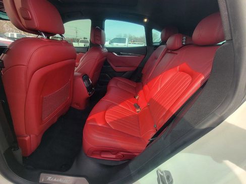 Used 2017 Maserati Levante S image 21