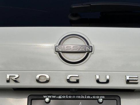 Used 2023 Nissan Rogue S AWD/4WD image 27
