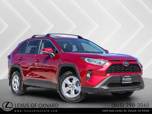 Used 2020 Toyota RAV4 XLE w/ Carpet Mat Package FWD image 1