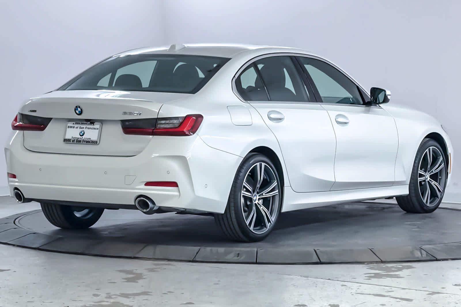 Used 2024 BMW 330i xDrive Sedan w/ Convenience Package AWD/4WD image 2