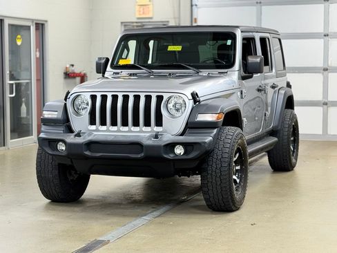 Used 2018 Jeep Wrangler Unlimited Sport S AWD/4WD image 3