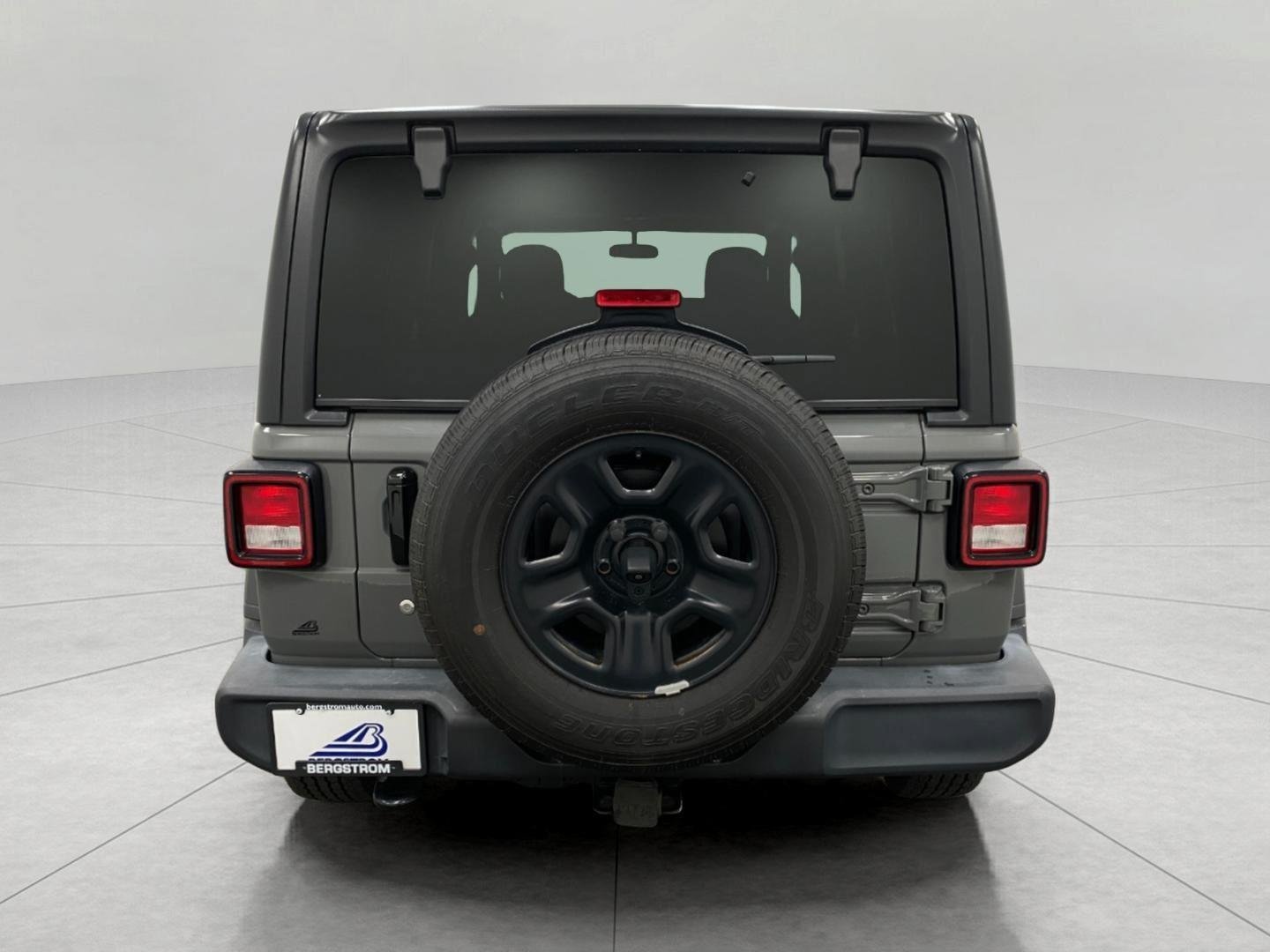 Used 2018 Jeep Wrangler Unlimited Sport AWD/4WD image 6