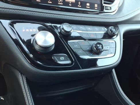 Used 2022 Chrysler Pacifica Limited w/ S Appearance Package image 21