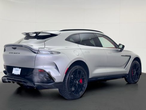 Used 2025 Aston Martin DBX 707 image 3