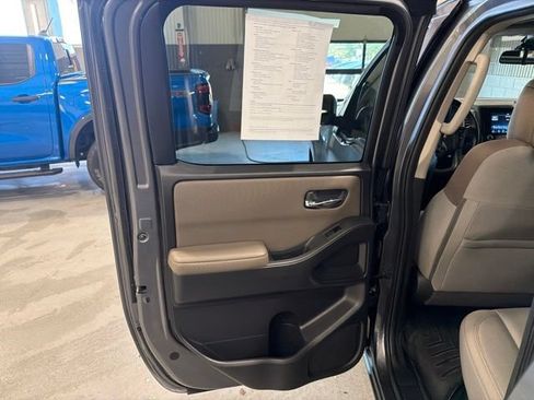 Certified 2022 Nissan Frontier SV AWD/4WD image 10