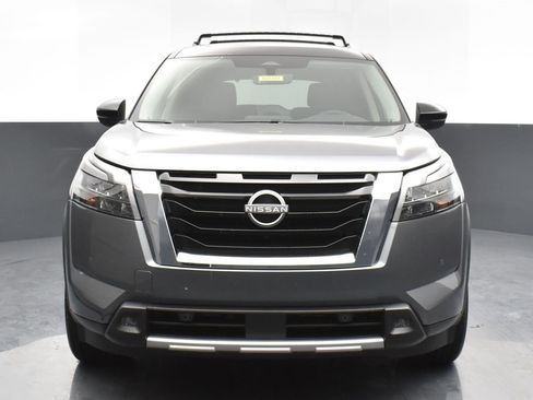 Certified 2025 Nissan Pathfinder SL w/ SL Premium Package image 28