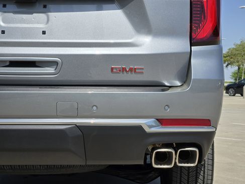 Used 2026 GMC Yukon Denali w/ Denali Reserve Package image 18