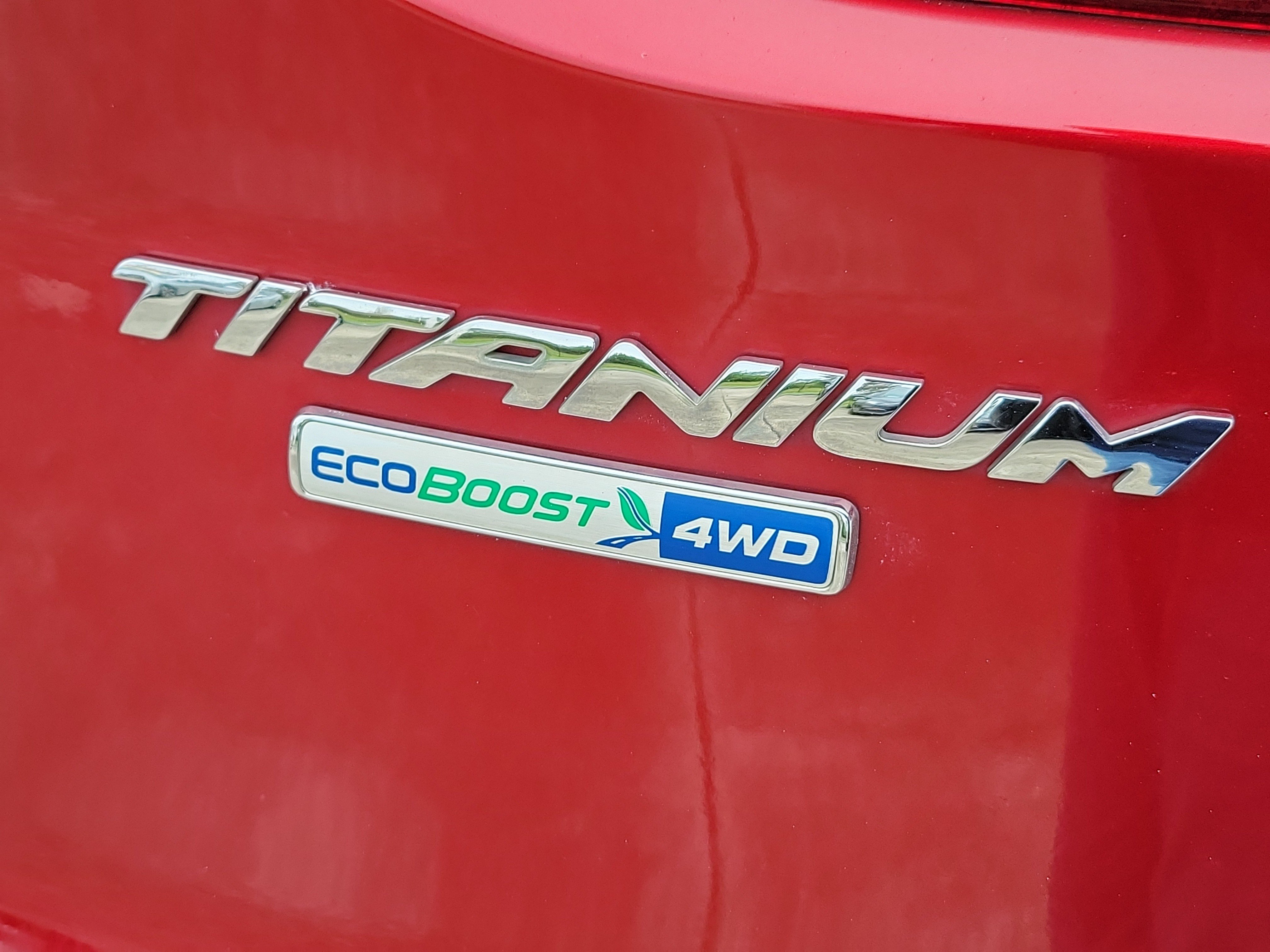 Used 2015 Ford Escape Titanium w/ Equipment Group 301A AWD/4WD image 6