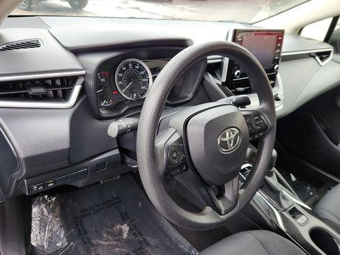 Used 2020 Toyota Corolla LE image 11