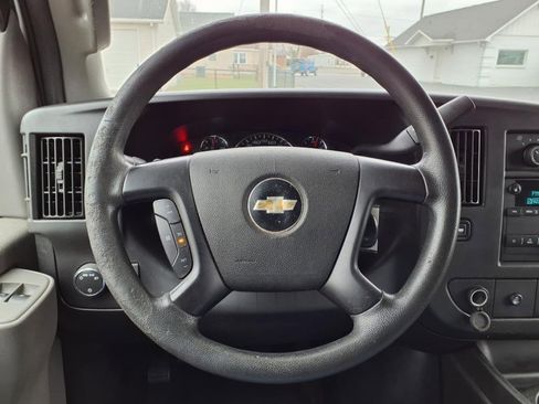 Used 2016 Chevrolet Express 2500 Extended image 23