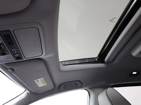 Used 2022 Honda Odyssey Elite image 23