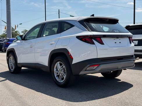 Used 2025 Hyundai Tucson SE image 9