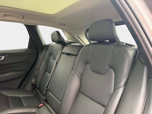 Certified 2025 Volvo XC60 B5 Core AWD/4WD image 14