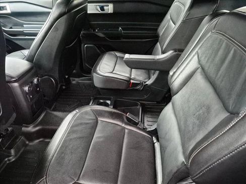 Used 2020 Ford Explorer Limited RWD image 18