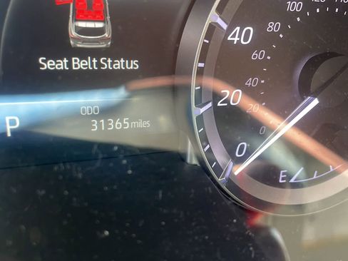 Used 2023 Toyota Highlander XLE AWD/4WD image 3