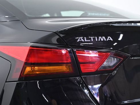 Certified 2023 Nissan Altima 2.5 SR image 7