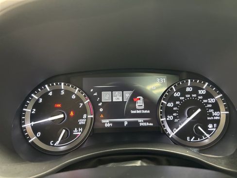 Used 2021 Toyota Highlander XLE image 17