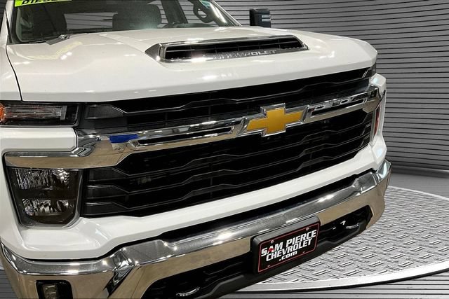 Used 2024 Chevrolet Silverado 3500 LT w/ Safety Package AWD/4WD image 32