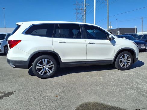 Certified 2017 Honda Pilot EX image 25