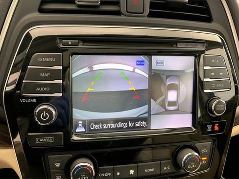 Used 2017 Nissan Maxima Platinum w/ Medallion Package image 21