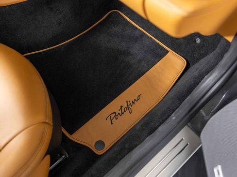 Used 2019 Ferrari Portofino image 32