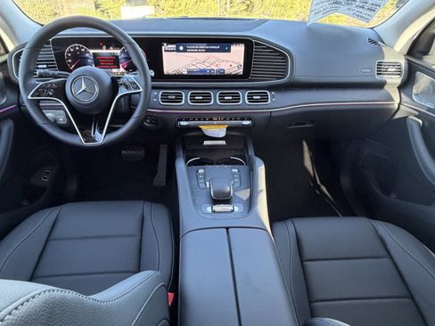 New 2026 Mercedes-Benz GLS 450 4MATIC image 30