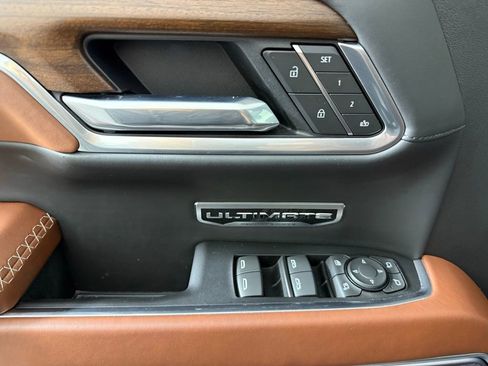 Used 2025 GMC Sierra 1500 Denali Ultimate image 14