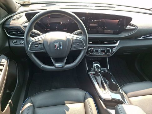 Used 2024 Buick Envista Sport Touring w/ Convenience I Package FWD image 2