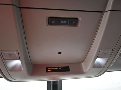 Used 2015 Chevrolet Silverado 1500 LT image 19