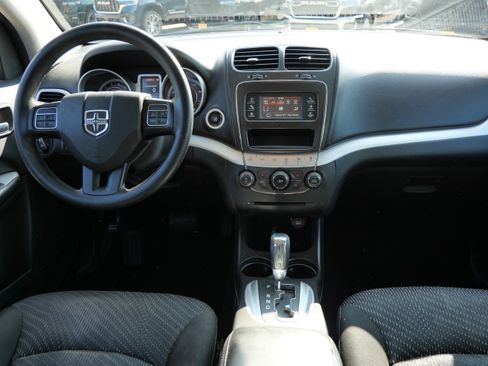 Used 2017 Dodge Journey SXT w/ Comfort/Convenience Group AWD/4WD image 10