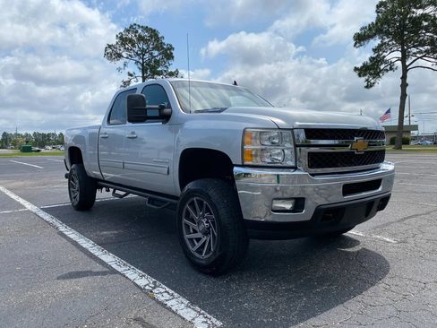 Used 2014 Chevrolet Silverado 2500 LTZ w/ LTZ Plus Package AWD/4WD image 4