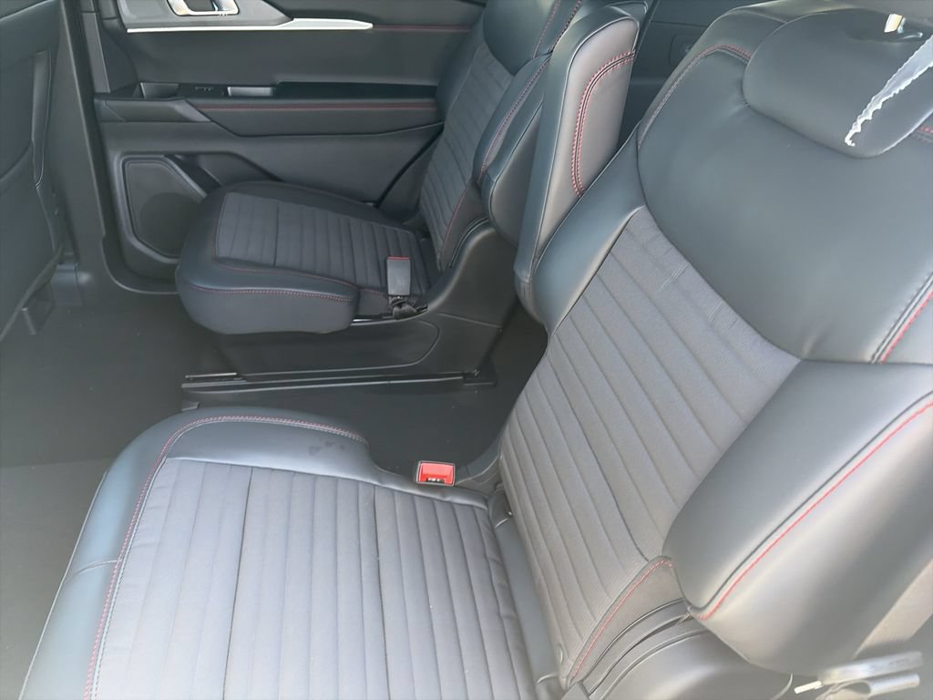 New 2026 Ford Explorer ST-Line w/ ST-Line Street Pack RWD image 29