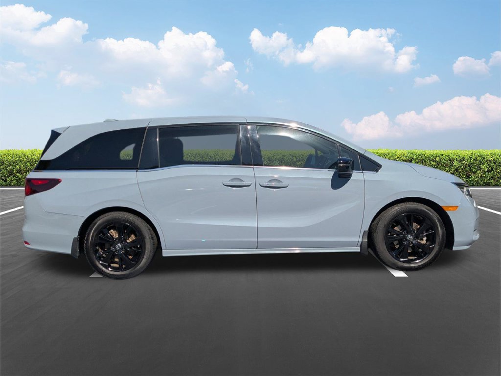 Used 2023 Honda Odyssey Sport image 3