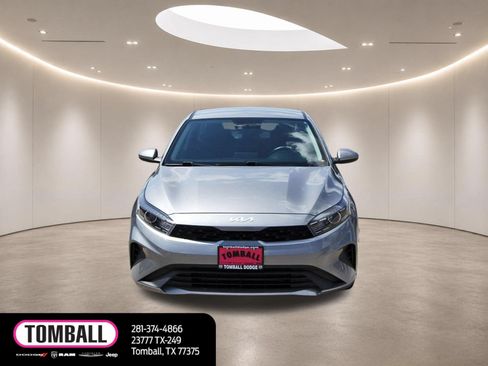 Used 2023 Kia Forte LXS FWD image 2