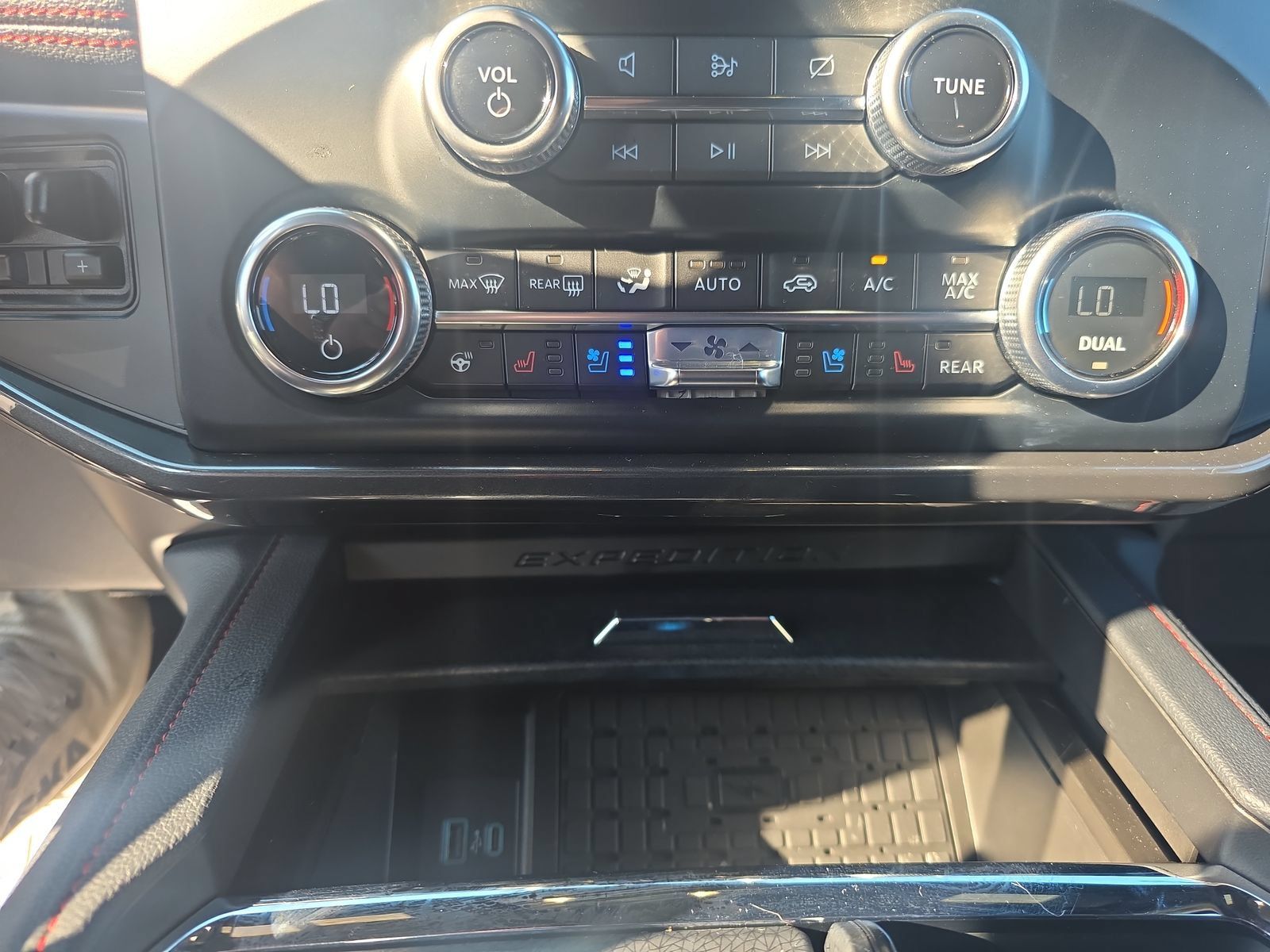 Used 2024 Ford Expedition Max Limited RWD image 21