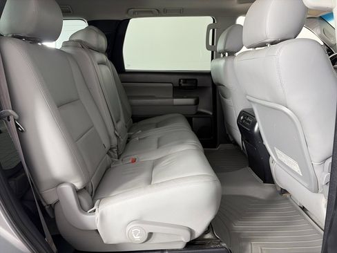 Used 2010 Toyota Sequoia SR5 image 28