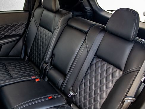 Used 2024 Mitsubishi Outlander SEL AWD/4WD image 19