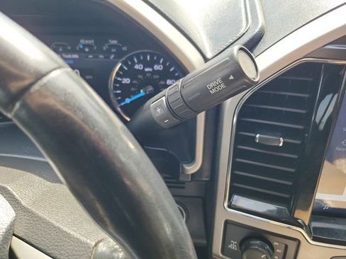 Used 2022 Ford F250 Lariat w/ Lariat Ultimate Package AWD/4WD image 33