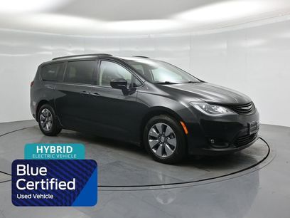 Used 2018 Chrysler Pacifica Limited w/ Advanced Safetytec Group