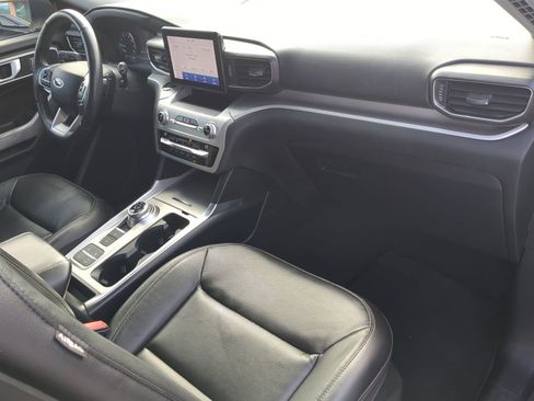 Certified 2020 Ford Explorer XLT w/ Equipment Group 202A image 41