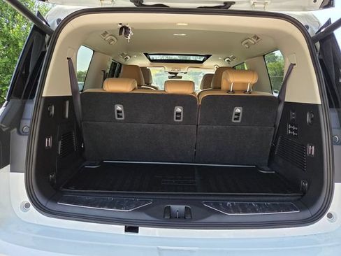 Certified 2026 INFINITI QX80 Luxe w/ Cargo Package AWD/4WD image 19