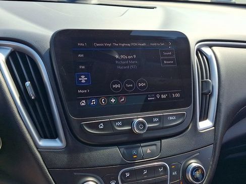 Used 2022 Chevrolet Malibu LT w/ Leather Package FWD image 17