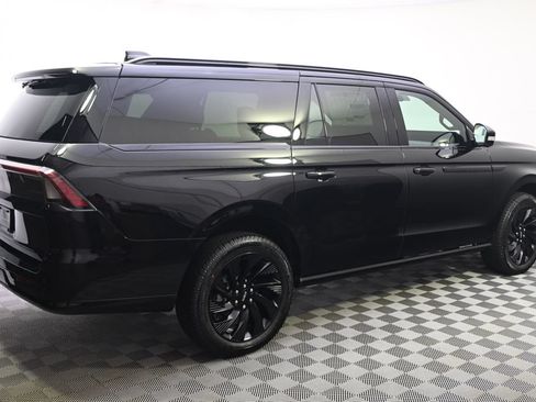 New 2026 Lincoln Navigator L Reserve AWD/4WD image 7