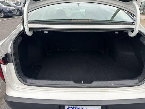 Used 2025 Kia K4 LXS image 8