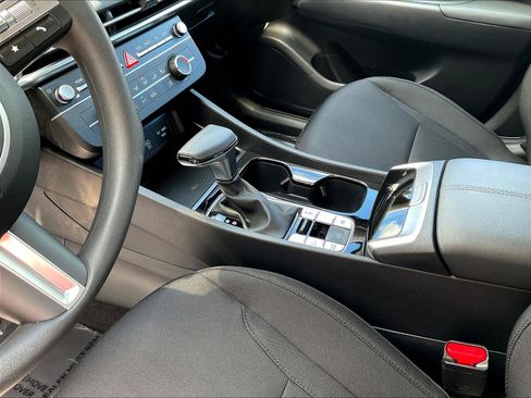 Certified 2026 Hyundai Tucson SE FWD image 18